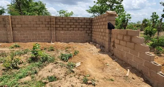 cost of fencing a land in Lagos